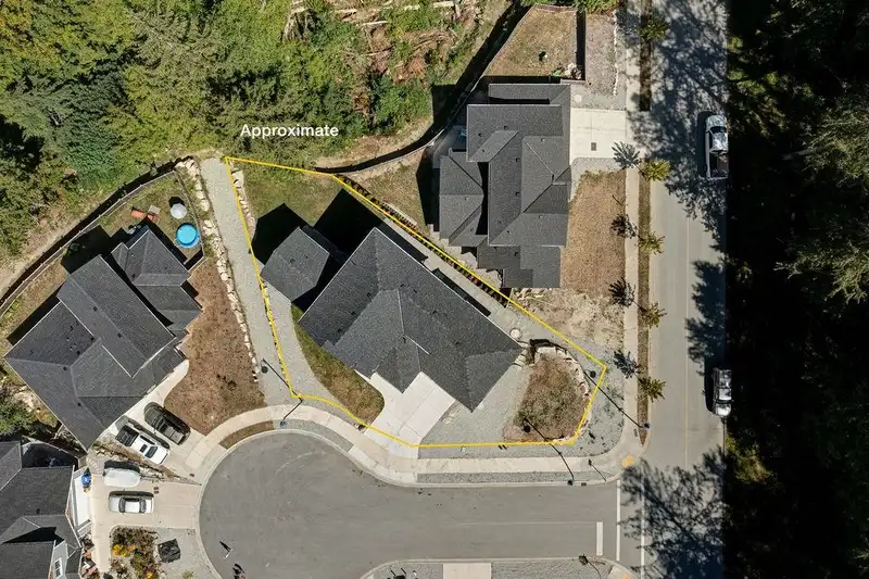 6070-72 HEARTWOOD PLACE - photo 2 of 29
