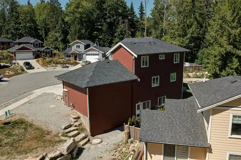 6070-72 HEARTWOOD PLACE - photo 3 of 29