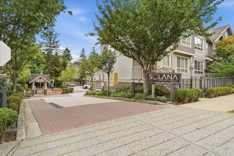 6 19560 68 AVENUE - photo 4 of 10