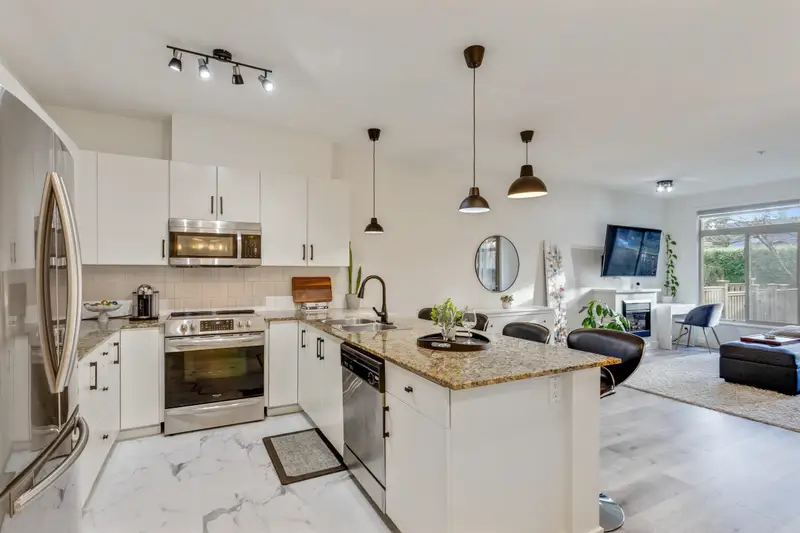 102 15385 101A AVENUE - photo 2 of 25