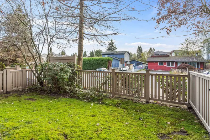 102 15385 101A AVENUE - photo 4 of 25