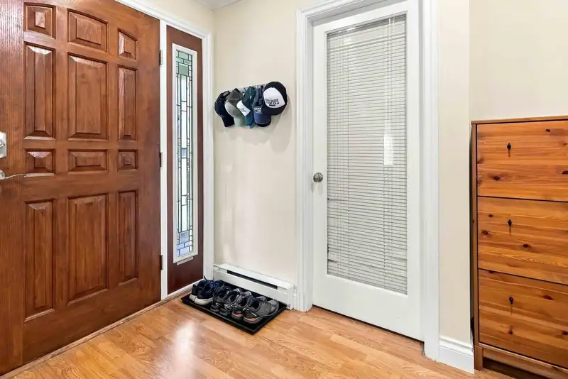 718 DELESTRE AVENUE - photo 2 of 34