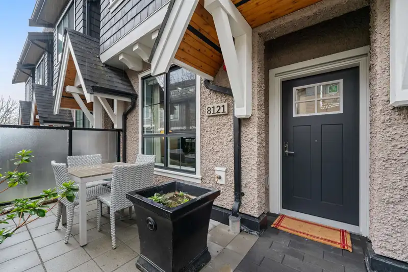 8121 SHAUGHNESSY STREET - photo 2 of 39