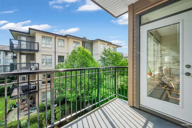 307 1152 WINDSOR MEWS - photo 4 of 32