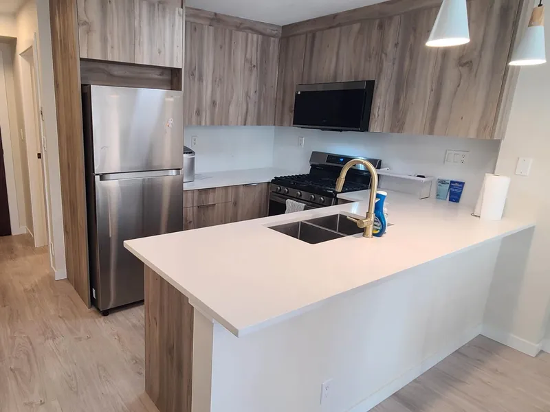 512 7831 WESTMINSTER HIGHWAY - photo 1 of 8