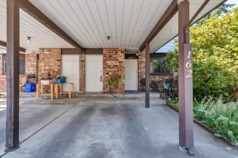 162 7484 138 STREET - photo 2 of 30