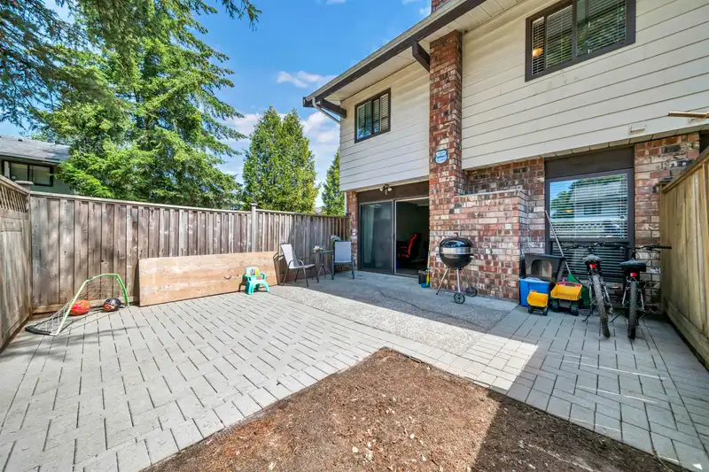 162 7484 138 STREET - photo 3 of 30