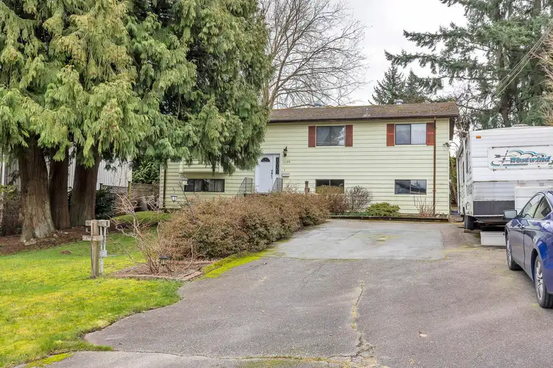 11130 80 AVENUE - photo 1 of 23