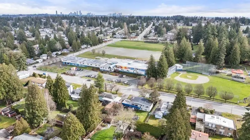 9185 112 STREET - photo 3 of 6