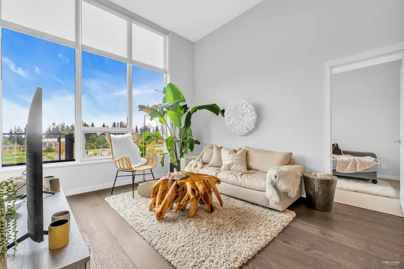 506 5687 GRAY AVENUE - photo 4 of 17