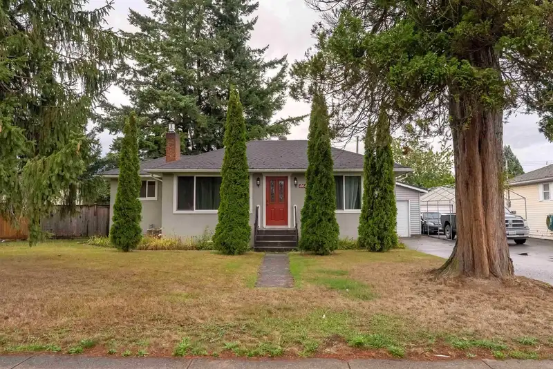 46461 PORTAGE AVENUE - photo 1 of 4