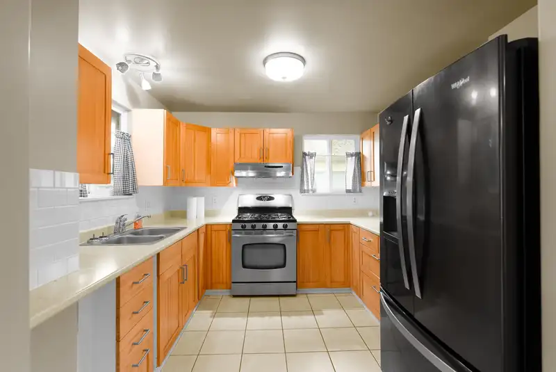 46461 PORTAGE AVENUE - photo 4 of 4