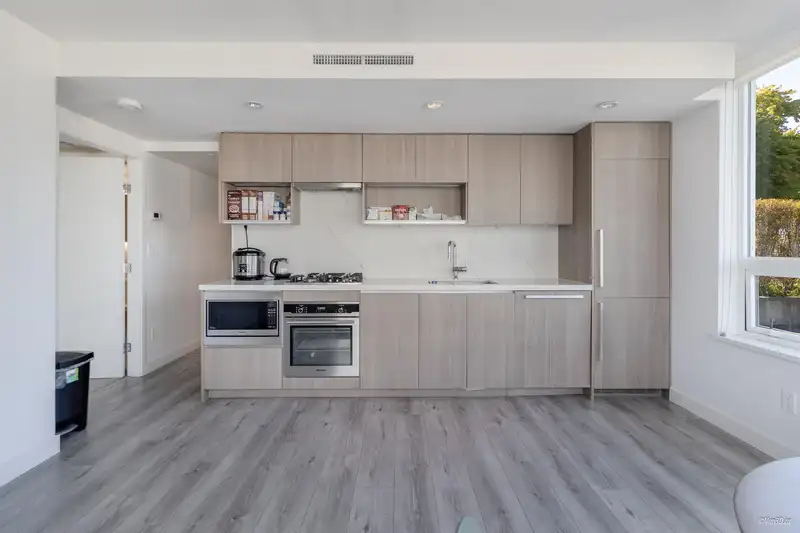 1008 8833 HAZELBRIDGE WAY - photo 2 of 18