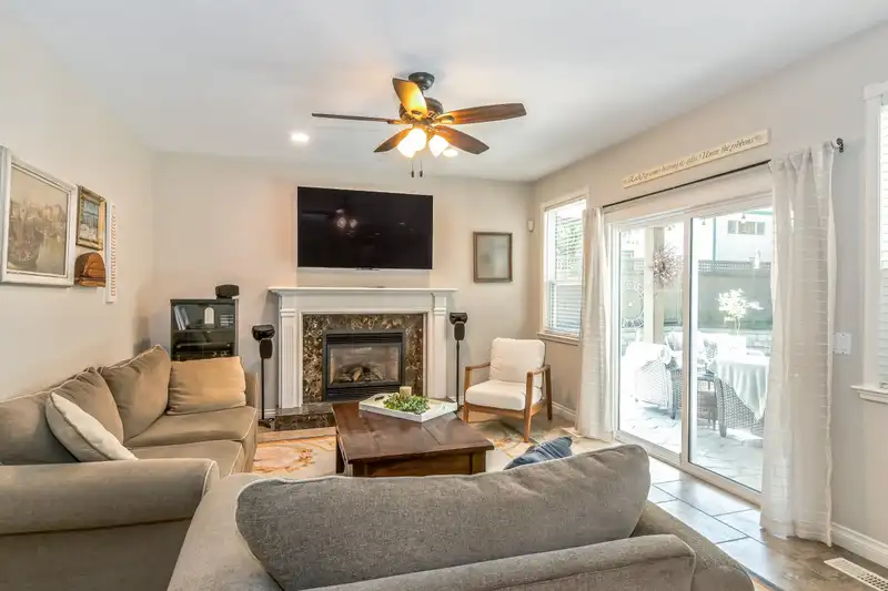 21920 46A AVENUE - photo 3 of 29