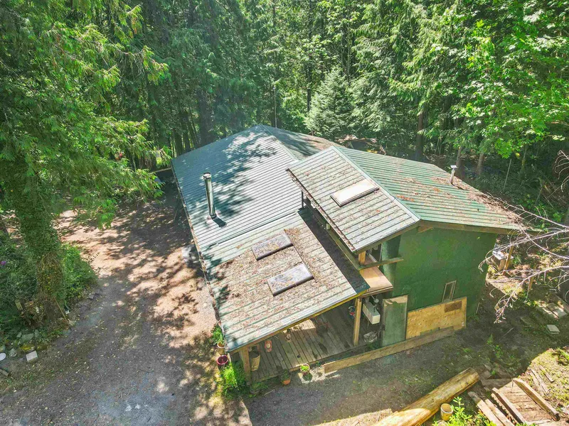 4139 SLESSE ROAD - photo 4 of 17