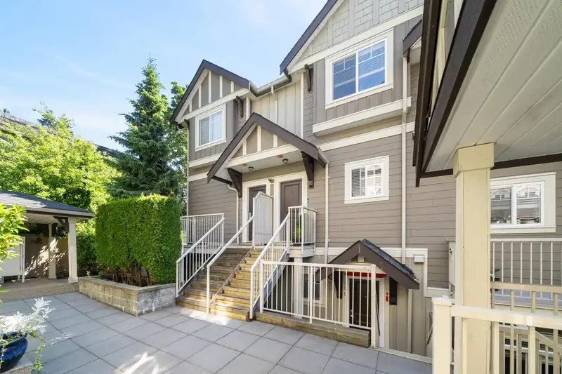 223 368 ELLESMERE AVENUE - photo 2 of 23