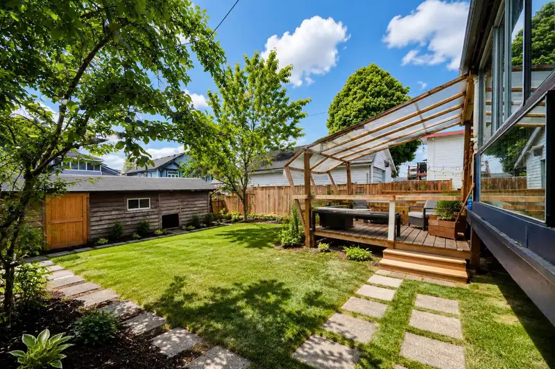4711 GOTHARD STREET - photo 3 of 33