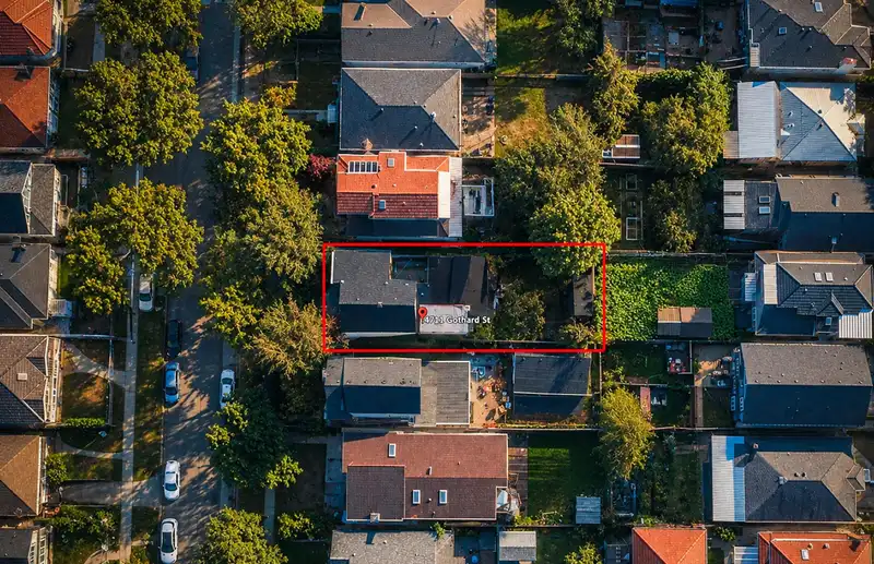 4711 GOTHARD STREET - photo 4 of 33