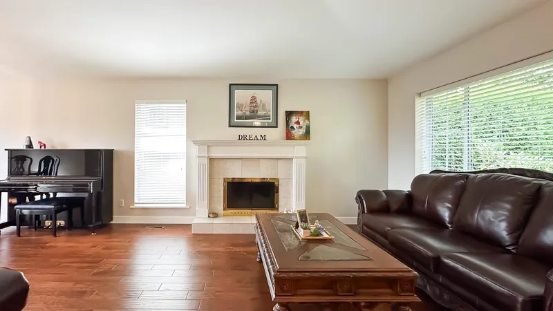 1386 MATHERS AVENUE - photo 4 of 25