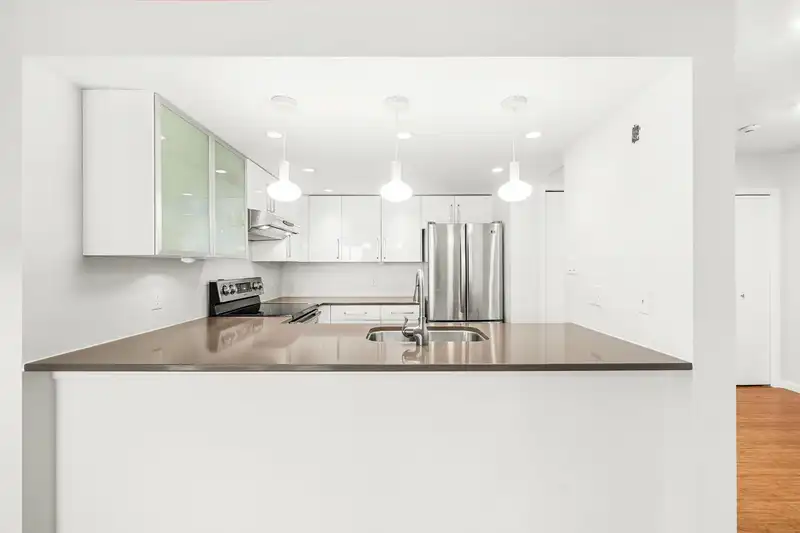 503 69 JAMIESON COURT - photo 3 of 40