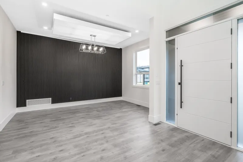 34054 HUNDERT CRESCENT - photo 3 of 25