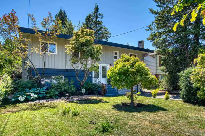 13750 BLACKBURN AVENUE - photo 1 of 34