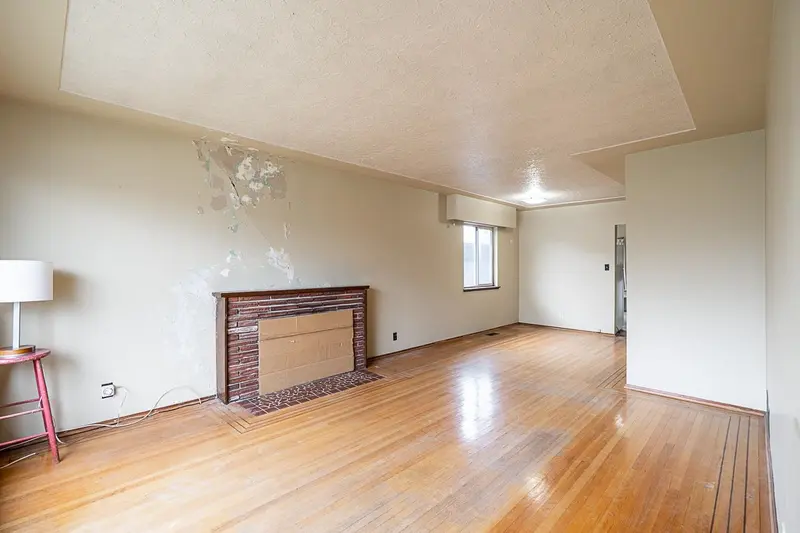 3484 E 25TH AVENUE - photo 4 of 25