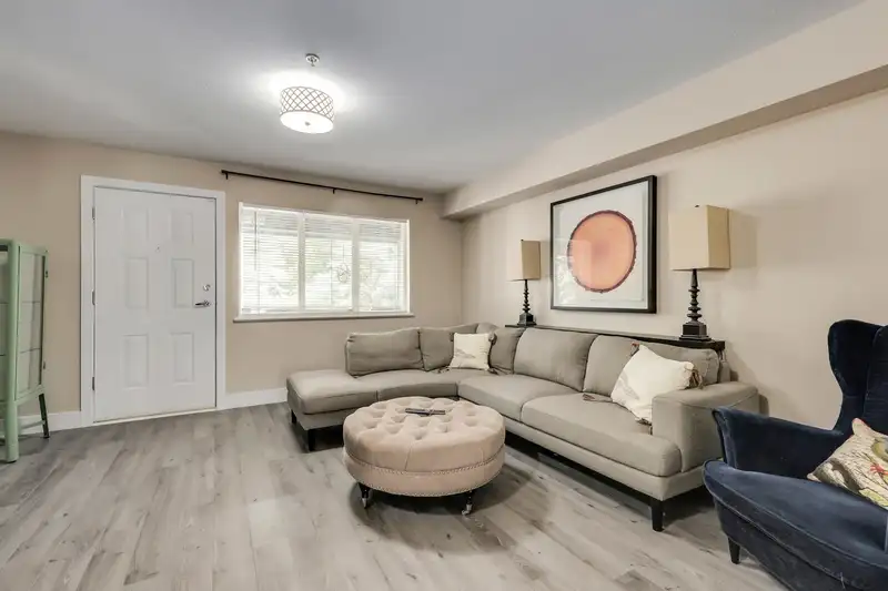 39 1268 RIVERSIDE DRIVE - photo 3 of 28