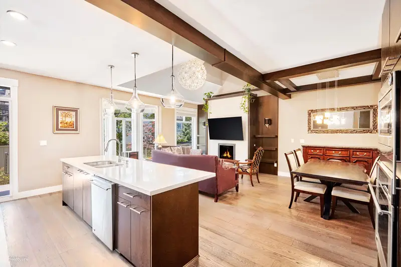 41 15977 26 AVENUE - photo 3 of 25