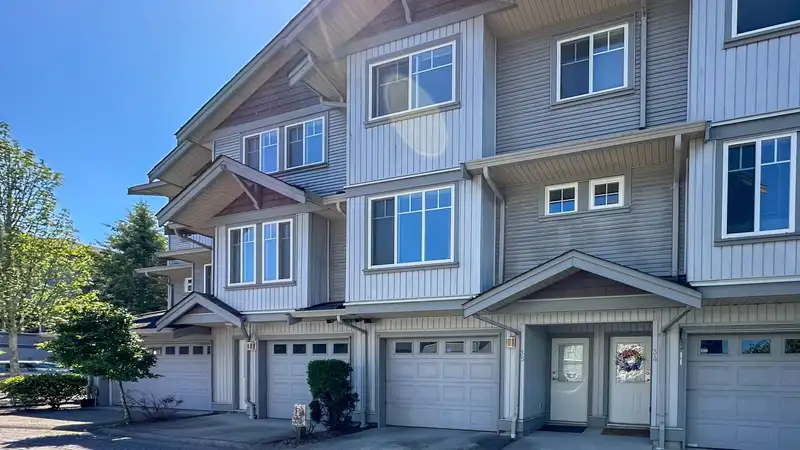35 12040 68 AVENUE - photo 1 of 23