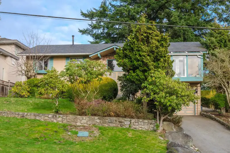 11030 BOND BOULEVARD - photo 4 of 40