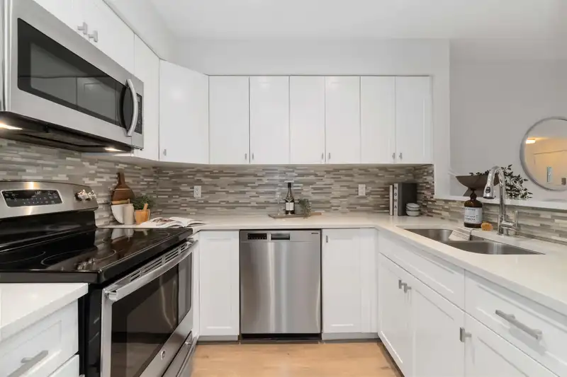 11 65 FOXWOOD DRIVE - photo 2 of 30