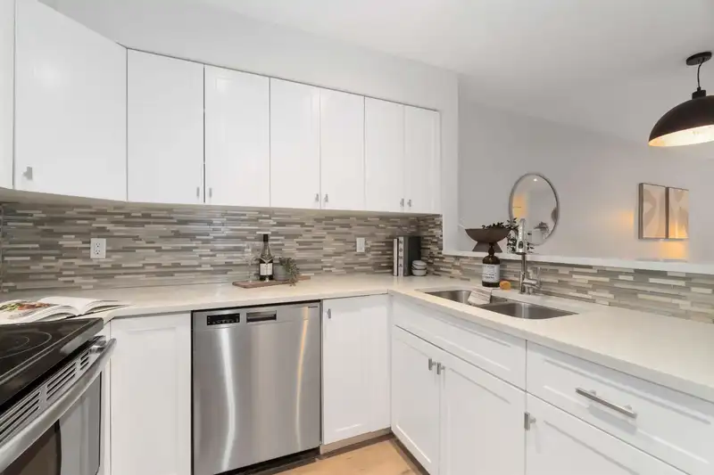 11 65 FOXWOOD DRIVE - photo 4 of 30