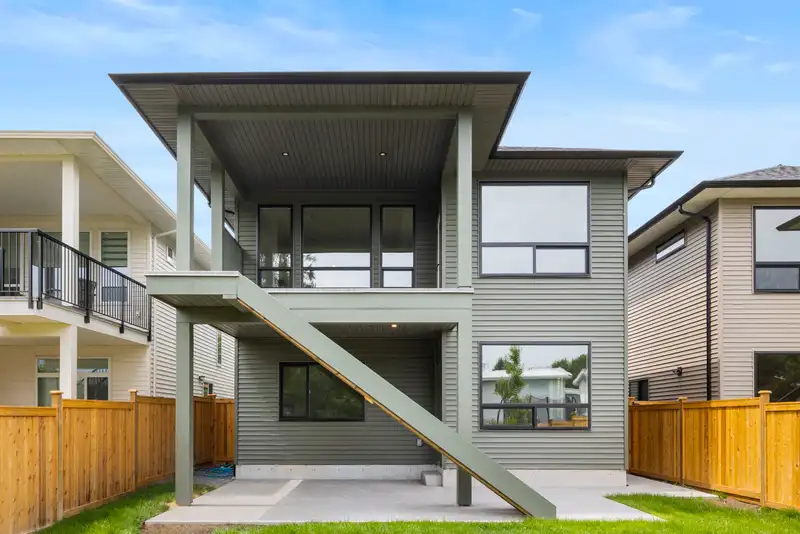9376 MCNAUGHT ROAD - photo 4 of 38