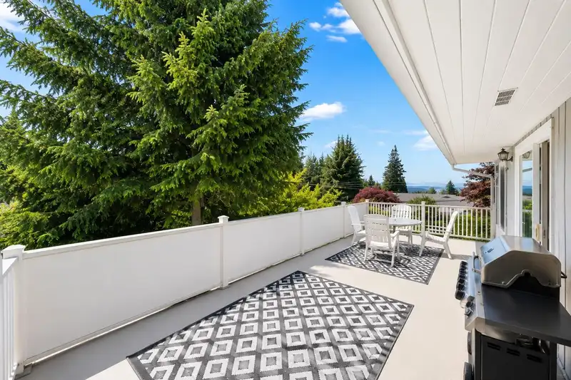 468 SAVILLE CRESCENT - photo 3 of 35