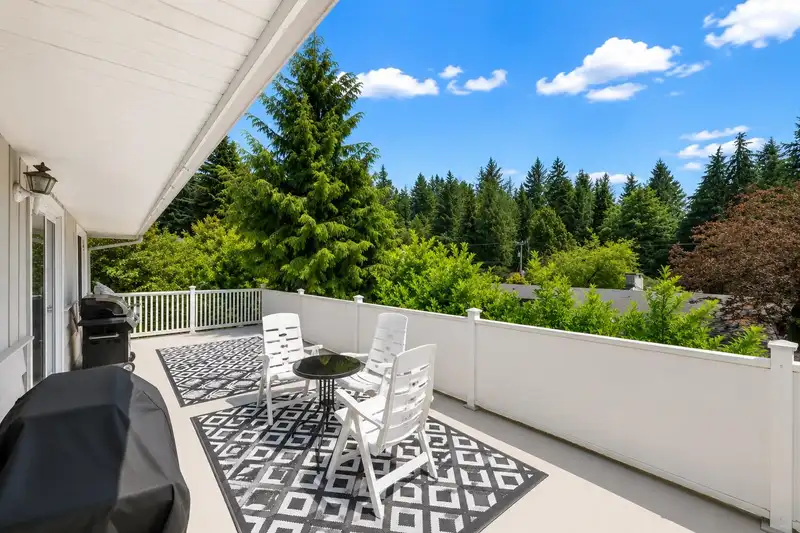 468 SAVILLE CRESCENT - photo 4 of 35