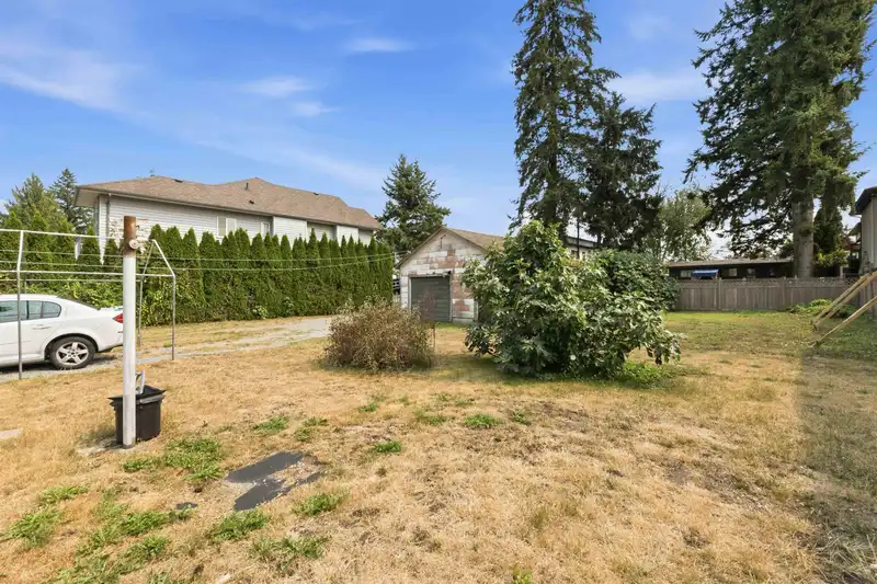 20248 98A AVENUE - photo 3 of 30