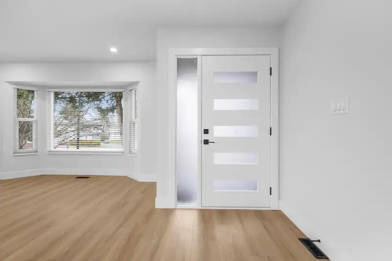 20202 TELEP AVENUE - photo 3 of 39