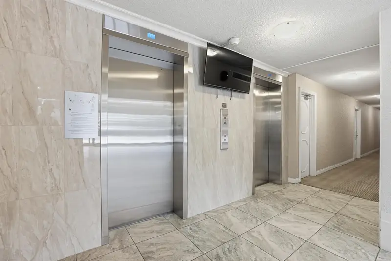 508 2020 FULLERTON AVENUE - photo 3 of 21