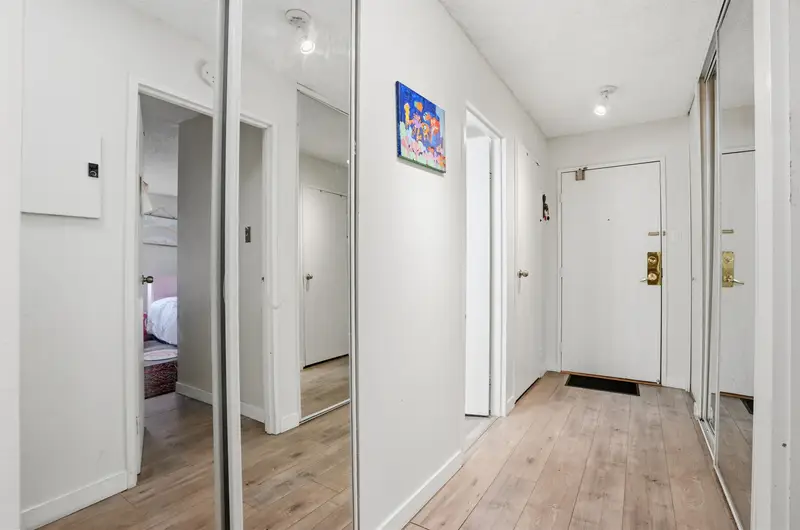 508 2020 FULLERTON AVENUE - photo 4 of 21