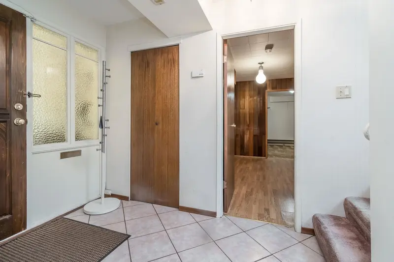 8228 WEDGEWOOD STREET - photo 2 of 25