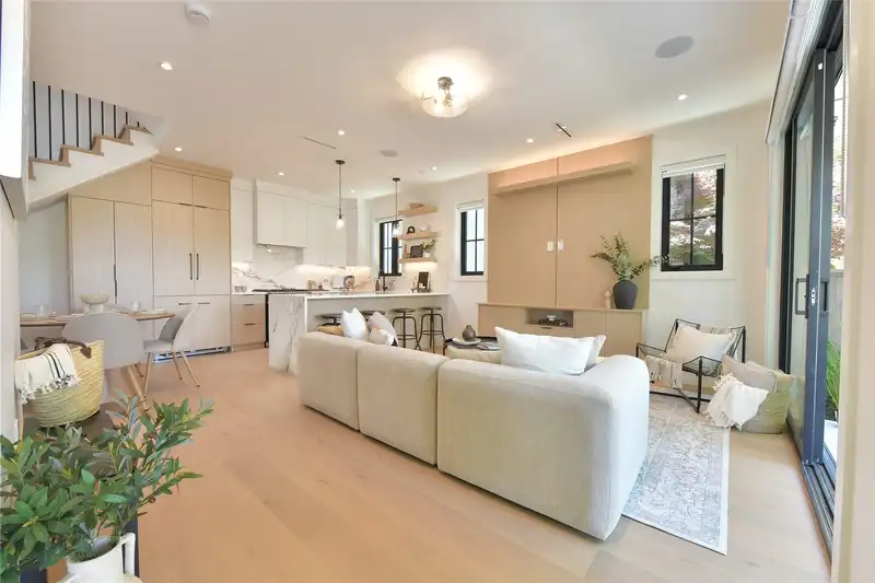 1 2682 NAPIER STREET - photo 3 of 24