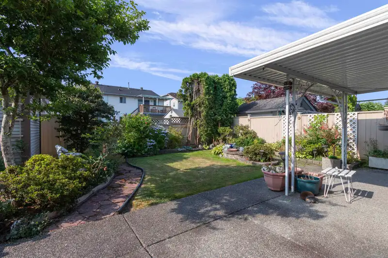 23142 121A AVENUE - photo 2 of 26