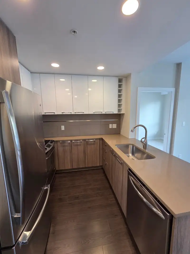 317 9350 UNIVERSITY HIGH STREET - photo 2 of 18