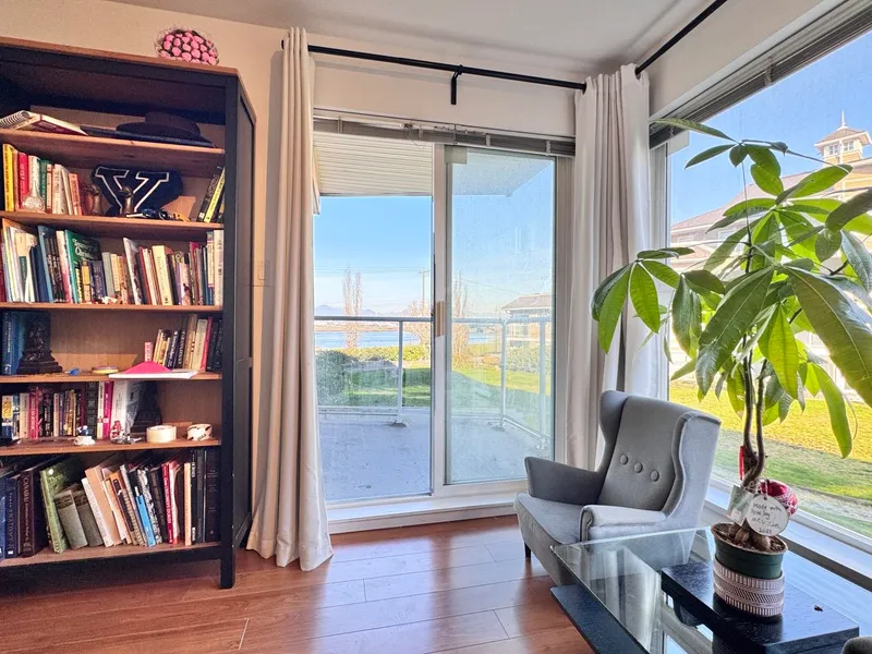 236 5880 DOVER CRESCENT - photo 2 of 25