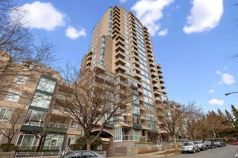 1201 5189 GASTON STREET - photo 1 of 24
