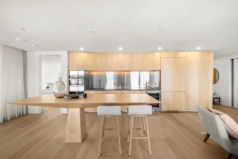 3702 1568 ALBERNI STREET - photo 3 of 25