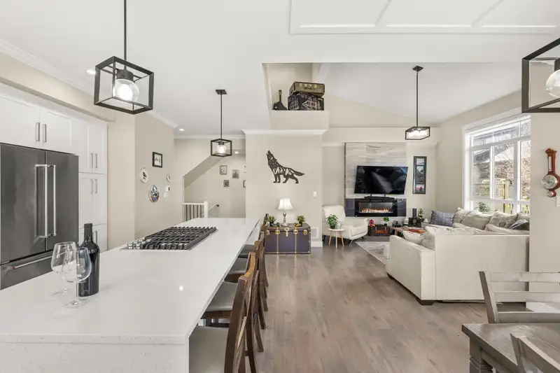 65 17033 FRASER HIGHWAY - photo 1 of 29