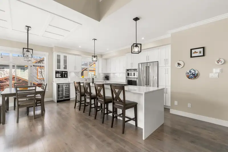 65 17033 FRASER HIGHWAY - photo 2 of 29