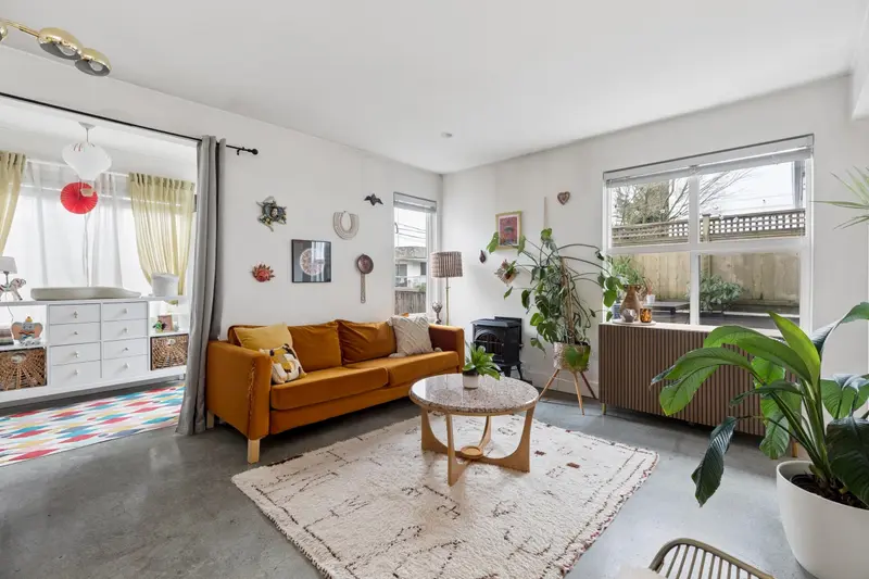 105 507 E 6TH AVENUE - photo 3 of 25